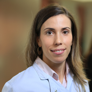 Dra. Claudia Sampaio